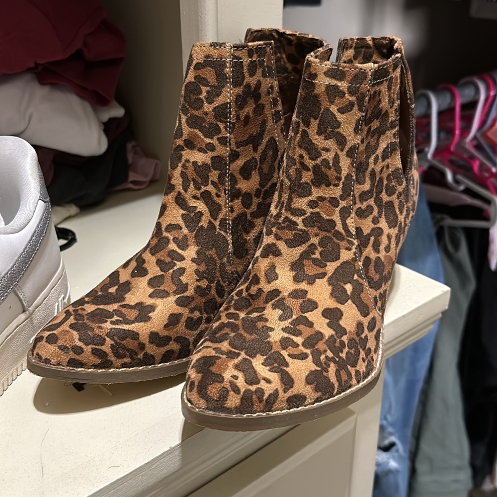 Terry Leopard Booties - Picture 2 of 3